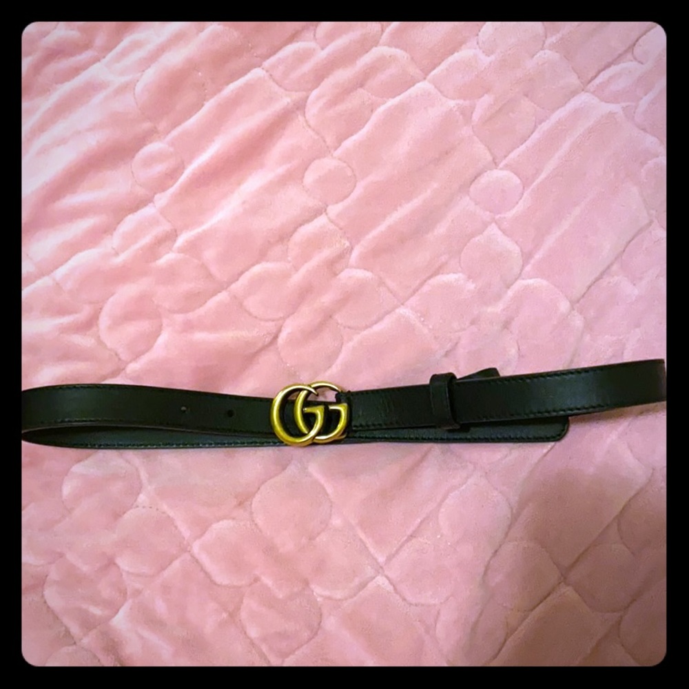 Gucci thin leather belt with double g buckle